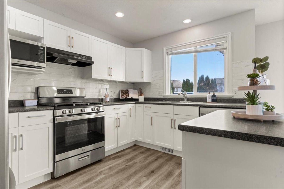 Primary Bathroom Photo of 5690 Lindys Drive, Chilliwack, BC