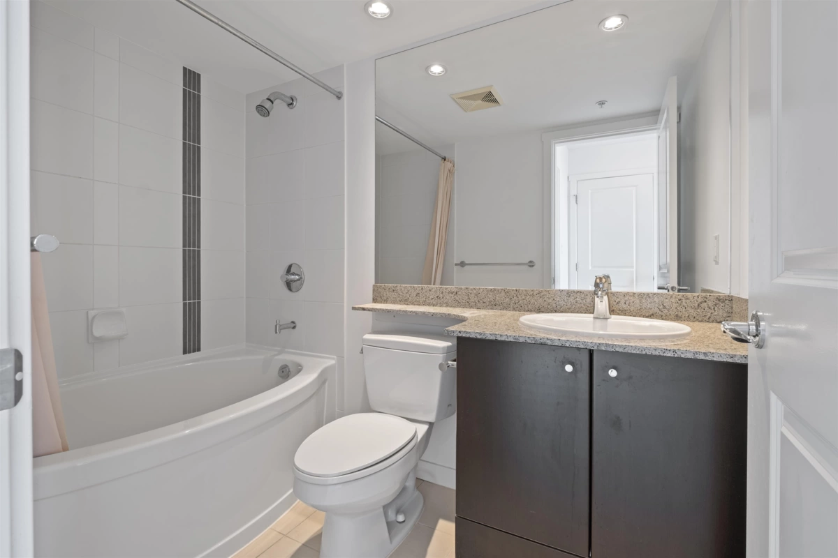 Laundry Room Photo of 1601 5088 Kwantlen Street, Richmond, BC