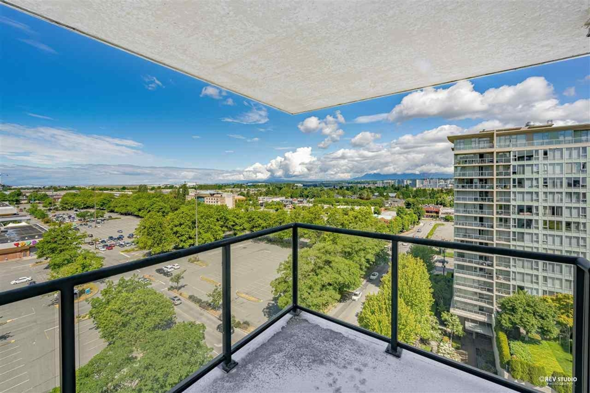 Mudroom Photo of 1601 5088 Kwantlen Street, Richmond, BC