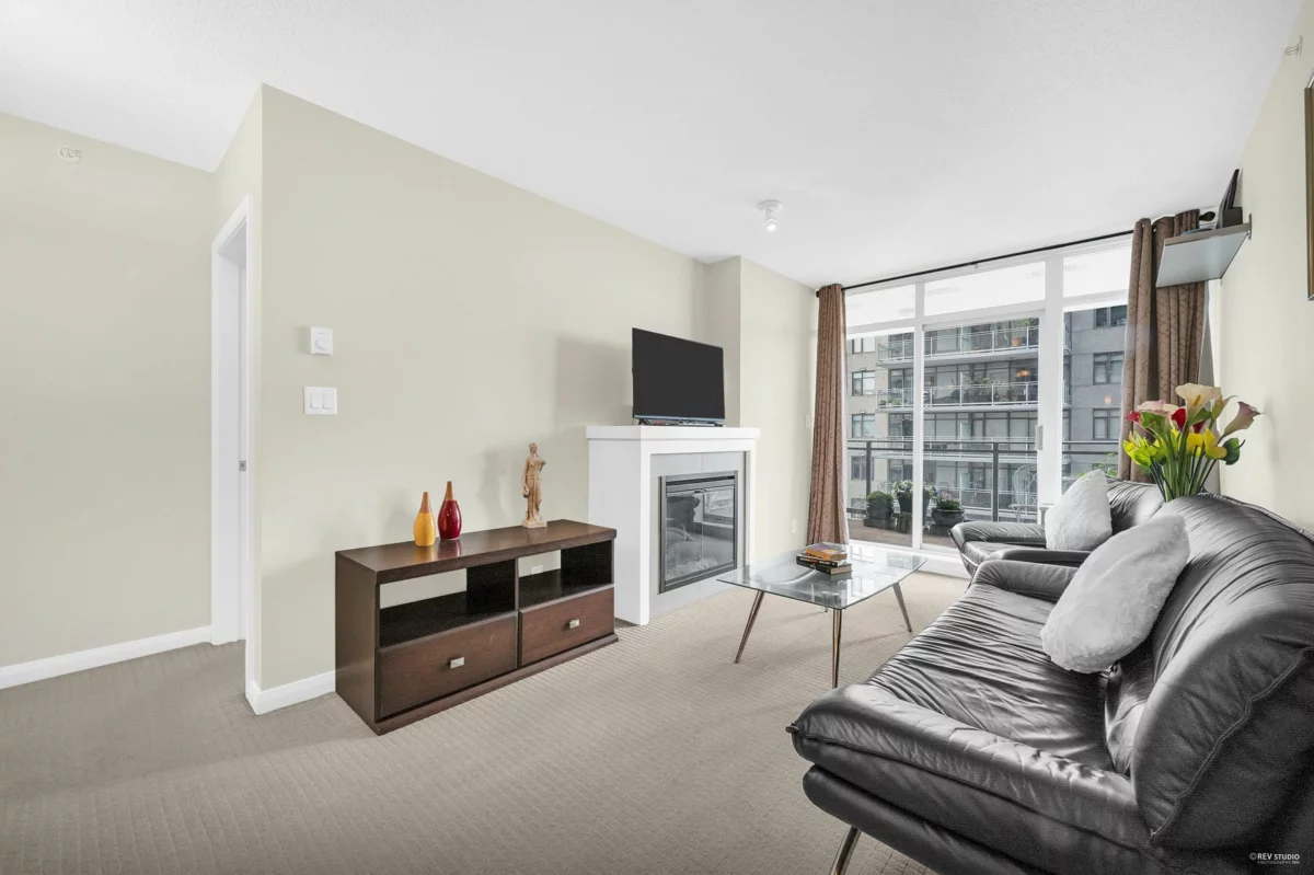 Dining Area Photo of 1909 888 Carnarvon Street, New Westminster, BC