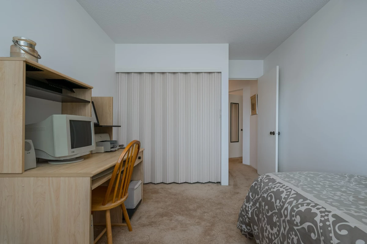 Laundry Room Photo of 218 15020 North Bluff Road, White Rock, BC