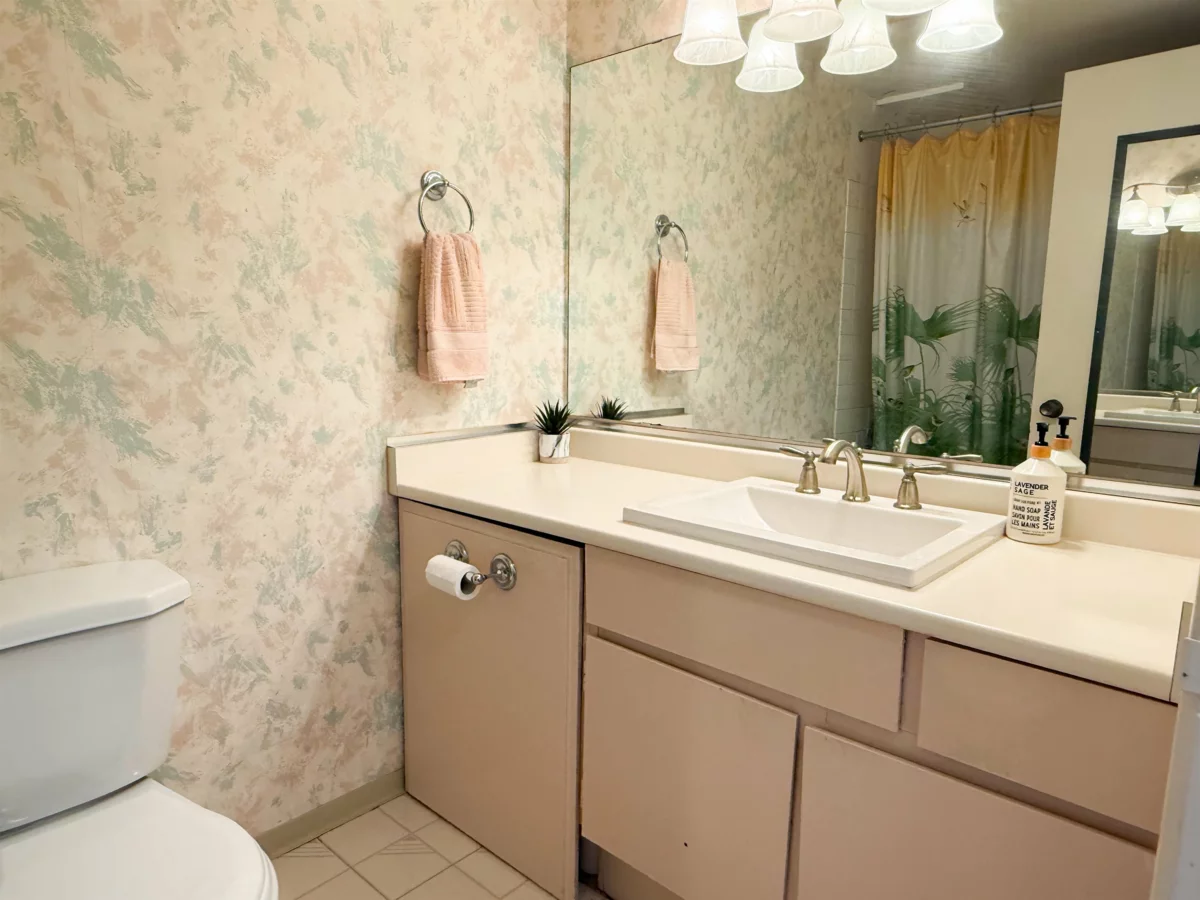 Loft / Bonus Room Photo of 218 15020 North Bluff Road, White Rock, BC