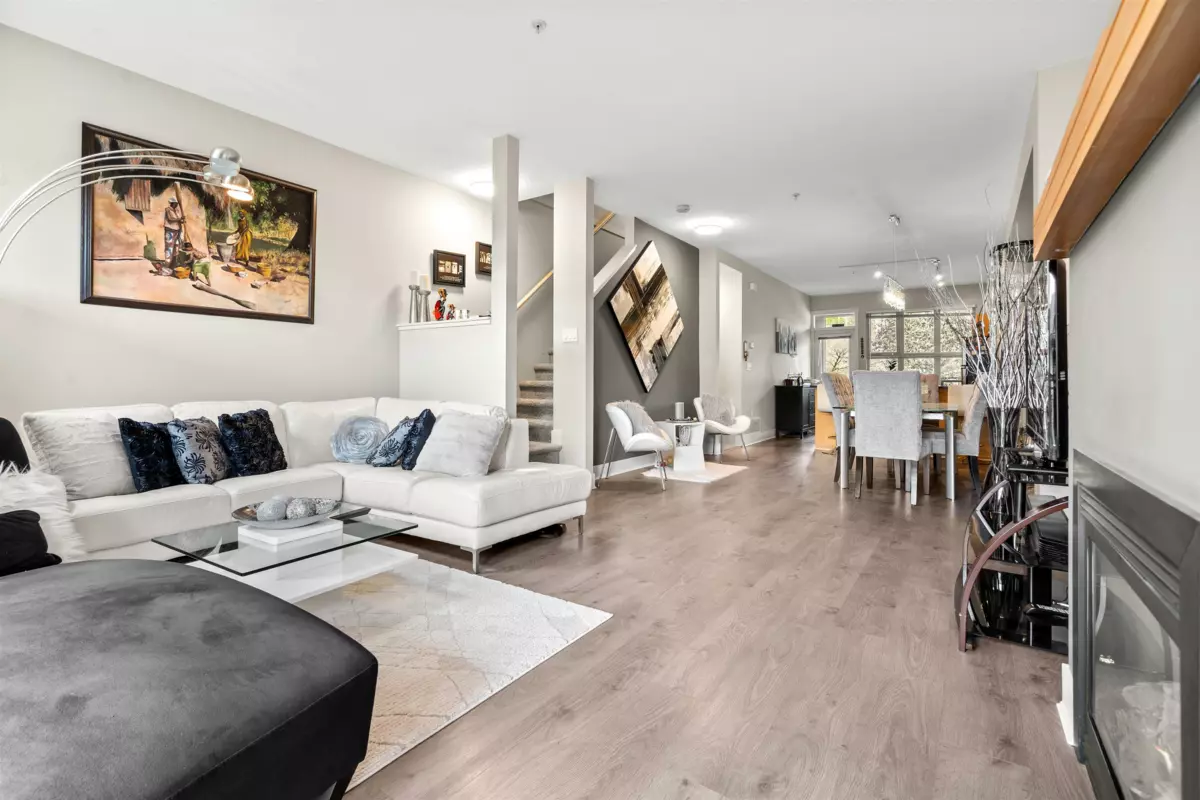 Walk-In Closet Photo of 3 20326 68 Avenue, Langley, BC