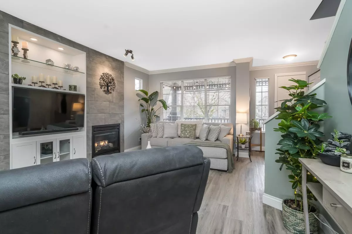 Dining Area Photo of 6675 184a Street, Surrey, BC