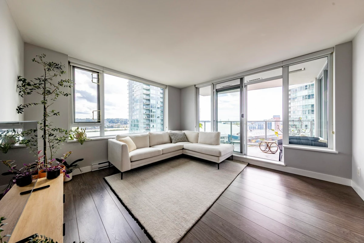 Kitchen Island Photo of 1011 668 Columbia Street, New Westminster, BC