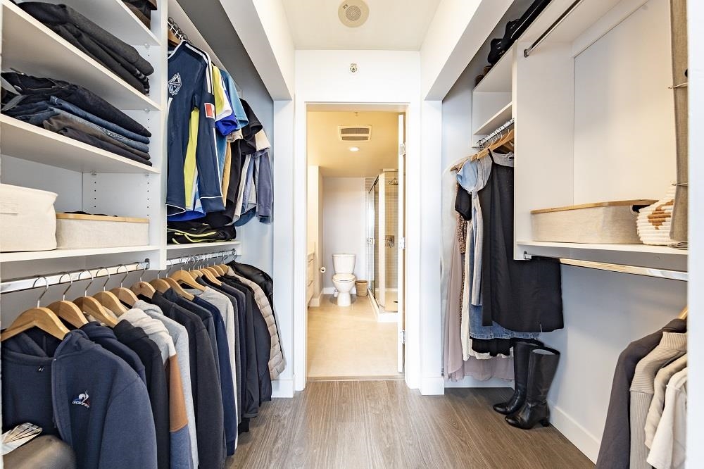 Powder Room Photo of 1011 668 Columbia Street, New Westminster, BC