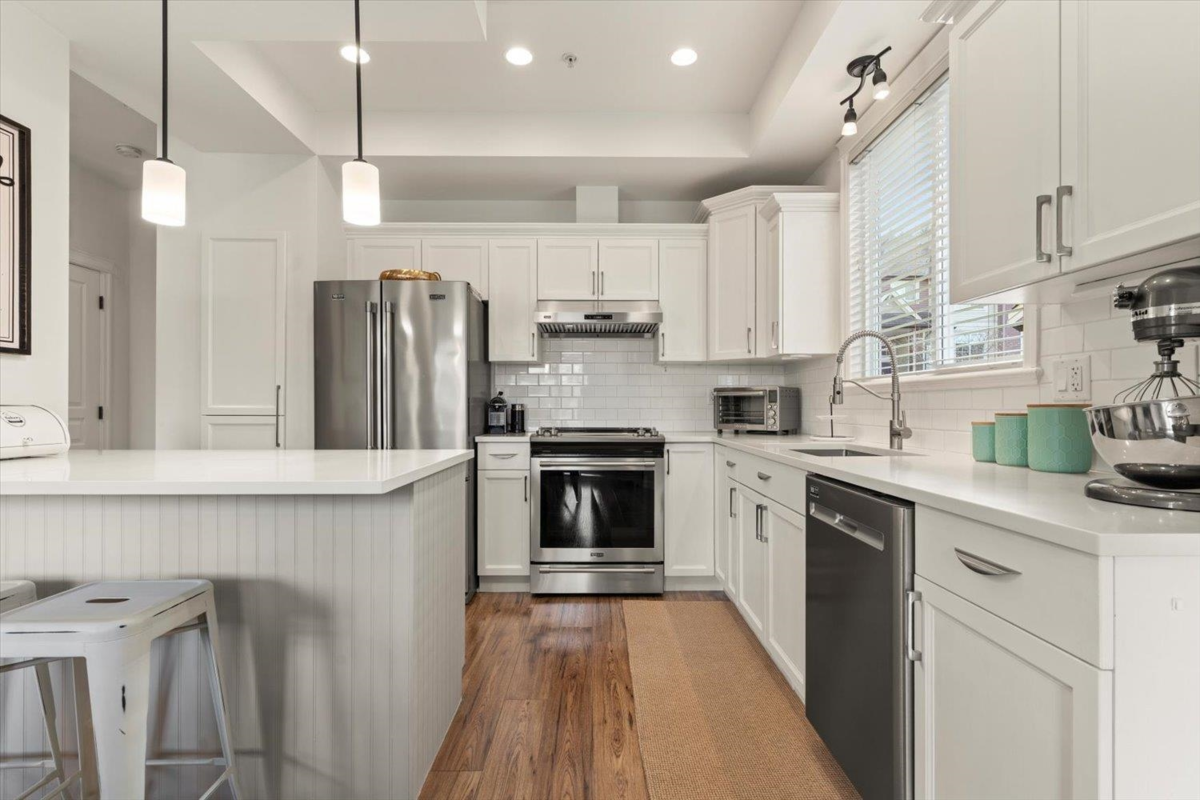 Breakfast Nook Photo of 29 46832 Hudson Road, Chilliwack, BC