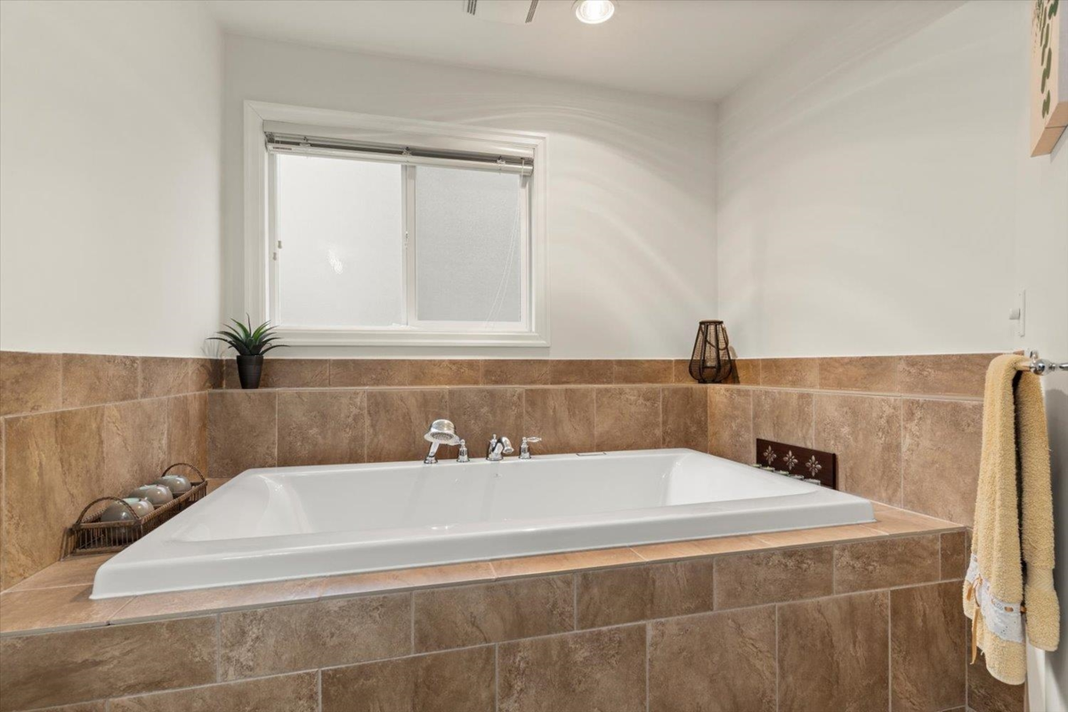 Hot Tub / Spa Photo of 29 46832 Hudson Road, Chilliwack, BC