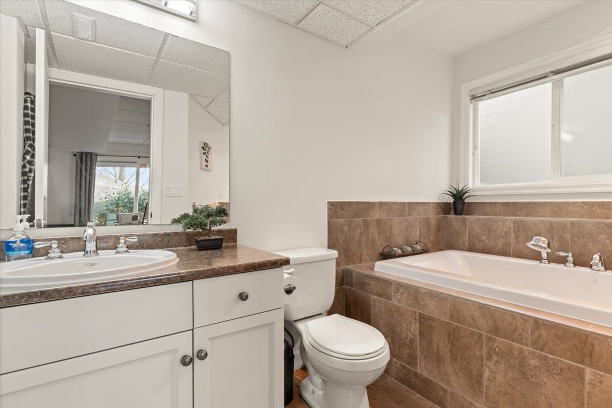 Swimming Pool Photo of 29 46832 Hudson Road, Chilliwack, BC