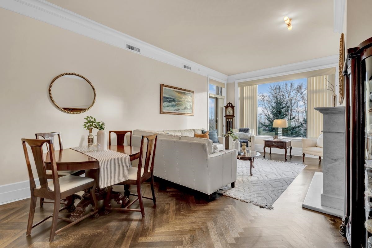 Breakfast Nook Photo of 401 568 Waters Edge Crescent, West Vancouver, BC