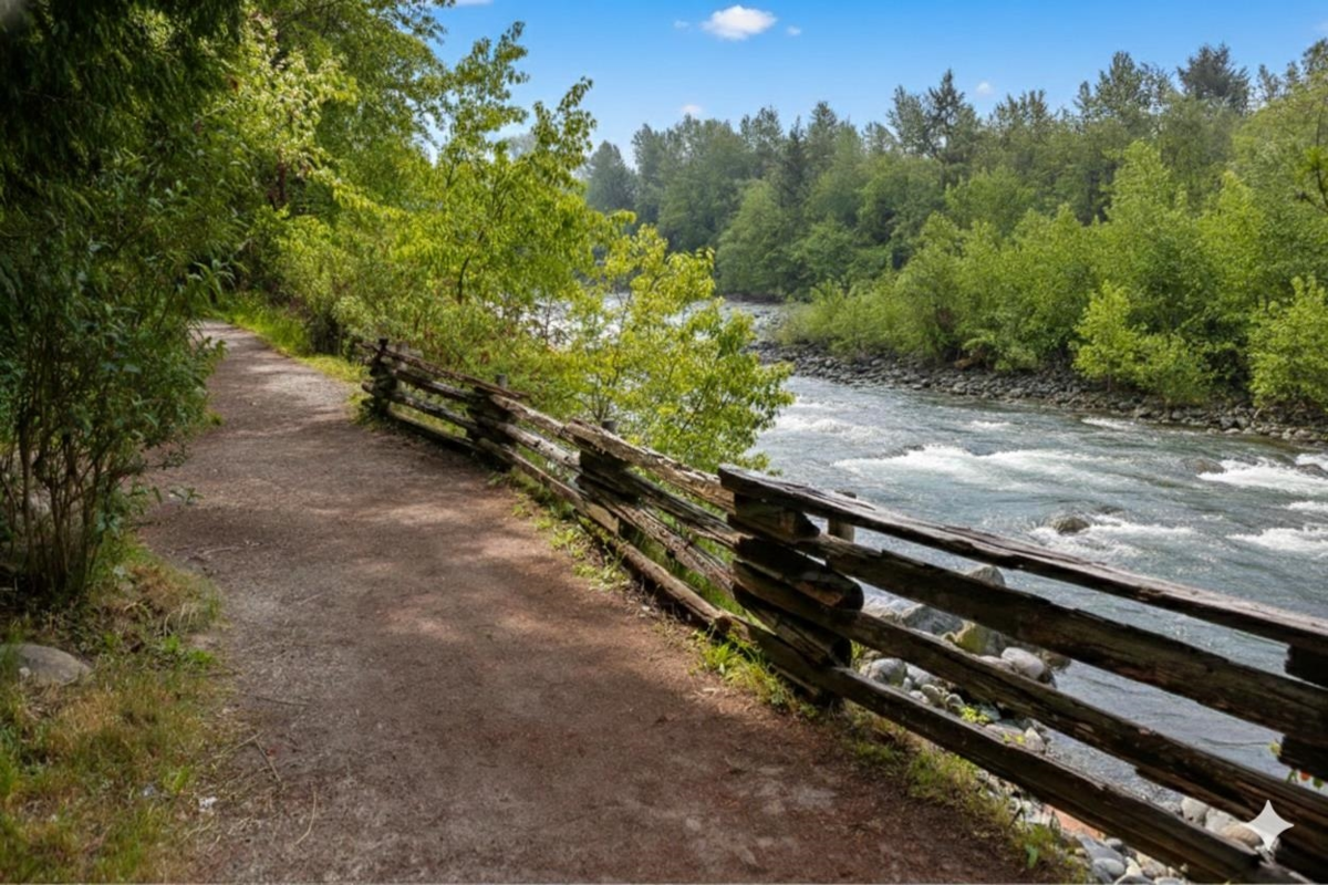 Front Yard Photo of 401 568 Waters Edge Crescent, West Vancouver, BC