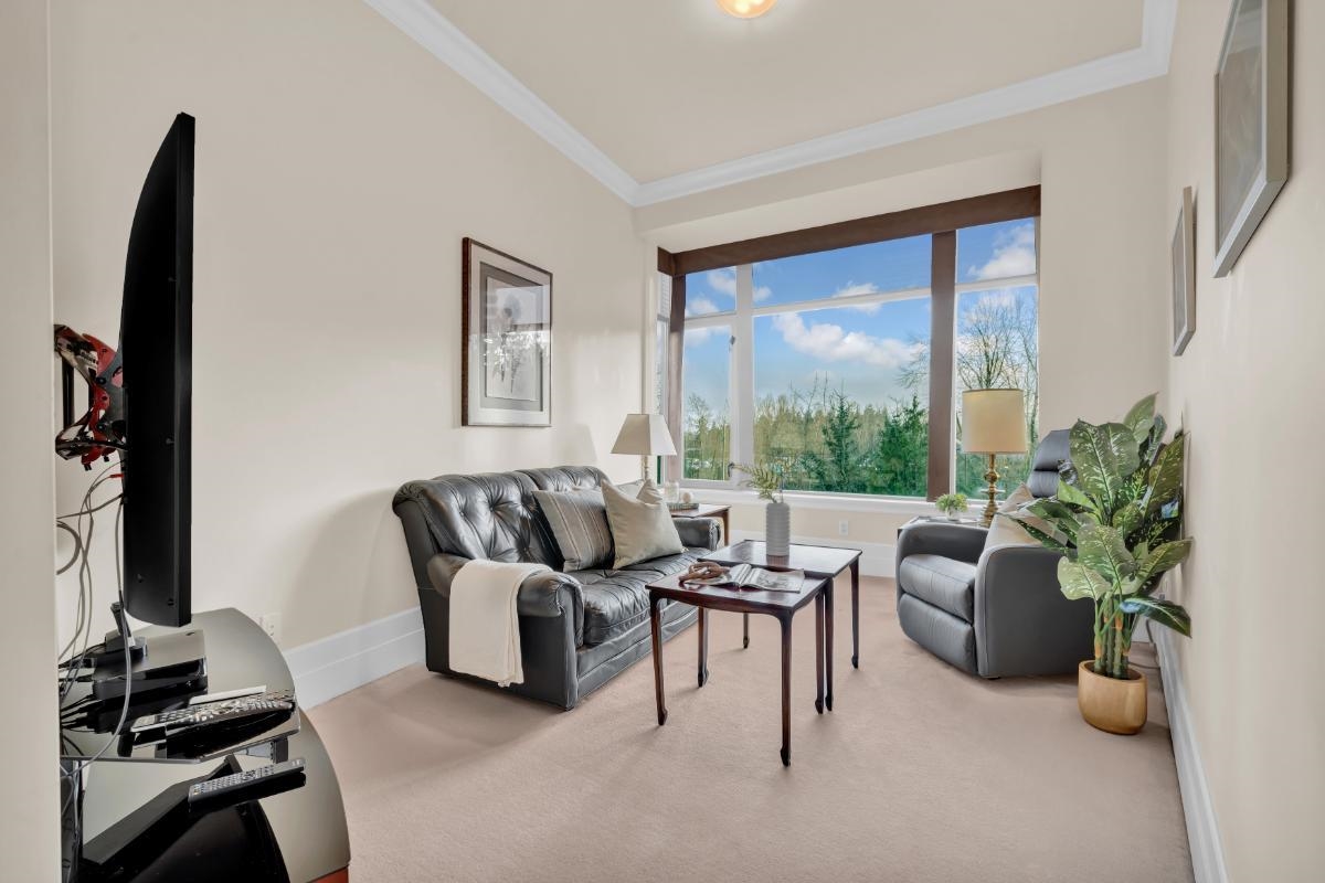 Hallway Photo of 401 568 Waters Edge Crescent, West Vancouver, BC