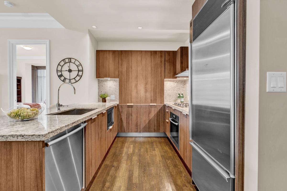 Kitchen Island Photo of 401 568 Waters Edge Crescent, West Vancouver, BC