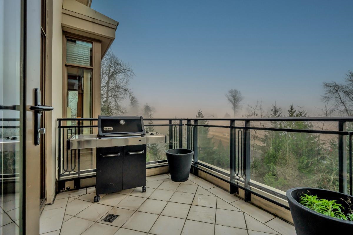 Outdoor Patio Photo of 401 568 Waters Edge Crescent, West Vancouver, BC