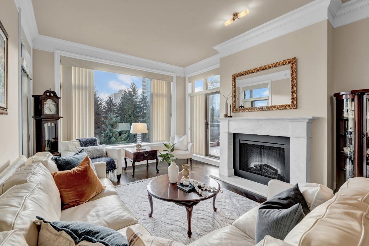 Walk-In Closet Photo of 401 568 Waters Edge Crescent, West Vancouver, BC