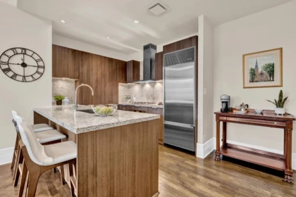 401 568 Waters Edge Crescent, West Vancouver, BC