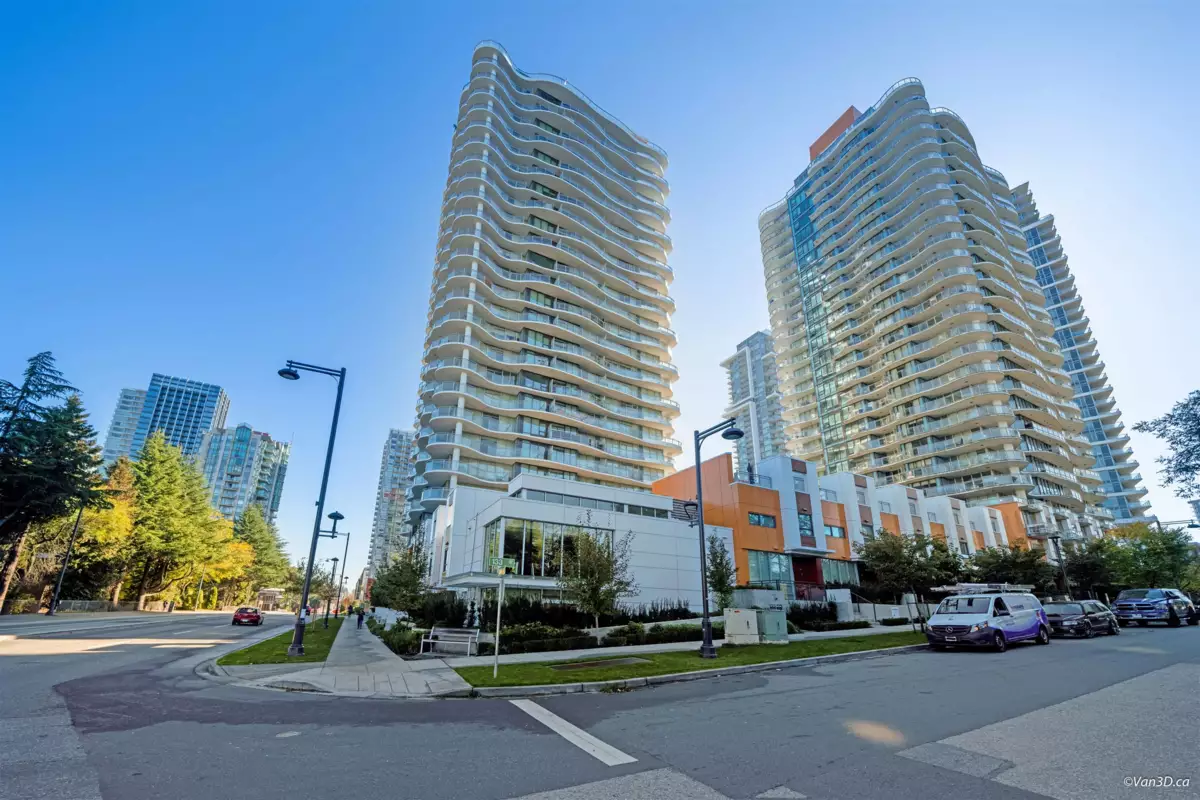 Exterior Front Photo of 903 13318 104 Avenue, Surrey, BC