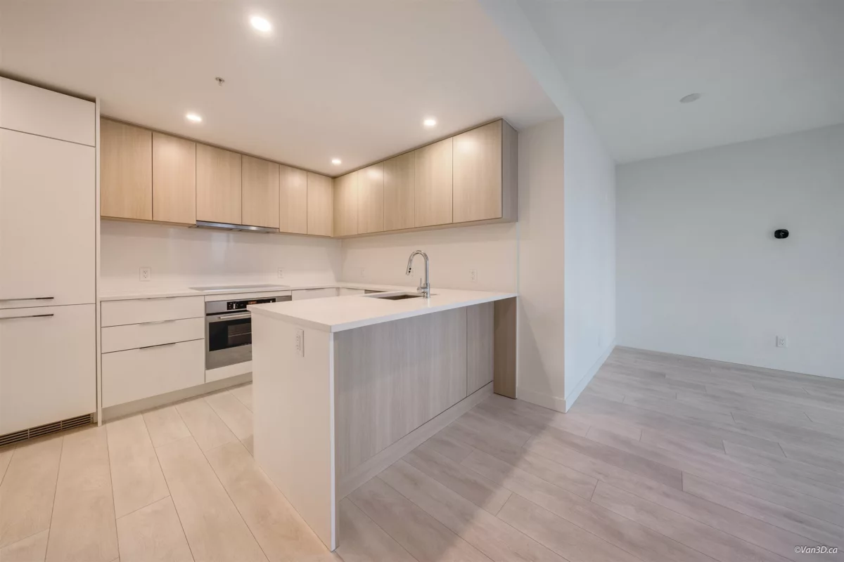 Primary Bathroom Photo of 903 13318 104 Avenue, Surrey, BC