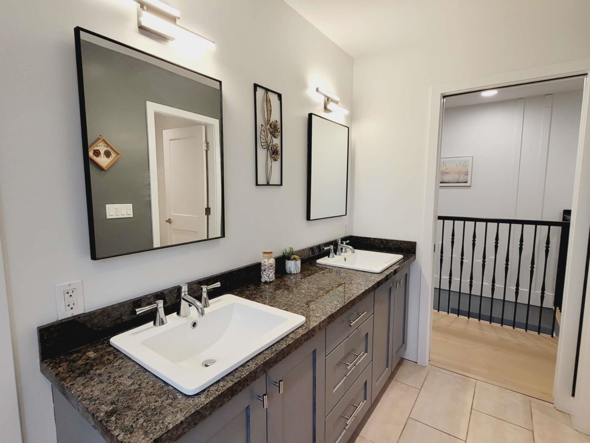 Hallway Photo of 971 51a Street, Delta, BC