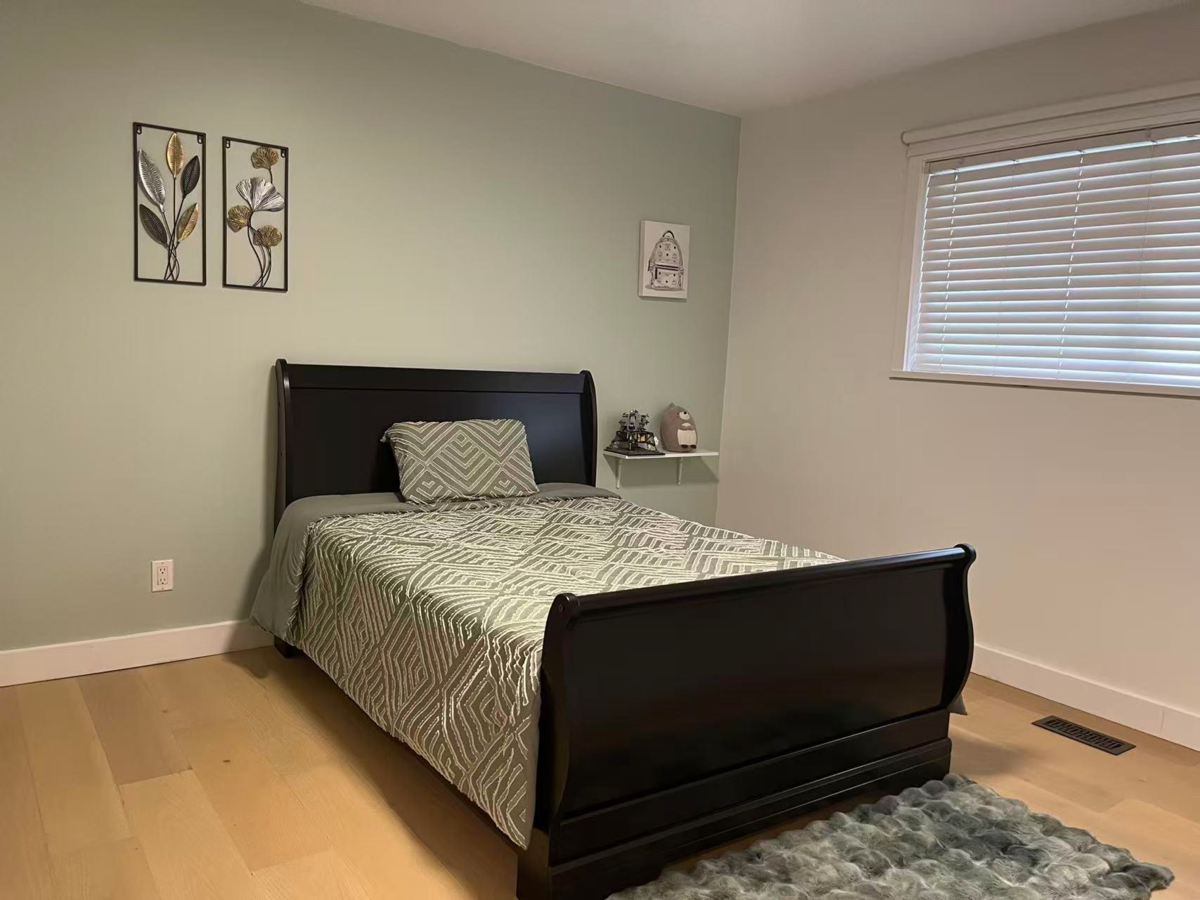 Mudroom Photo of 971 51a Street, Delta, BC