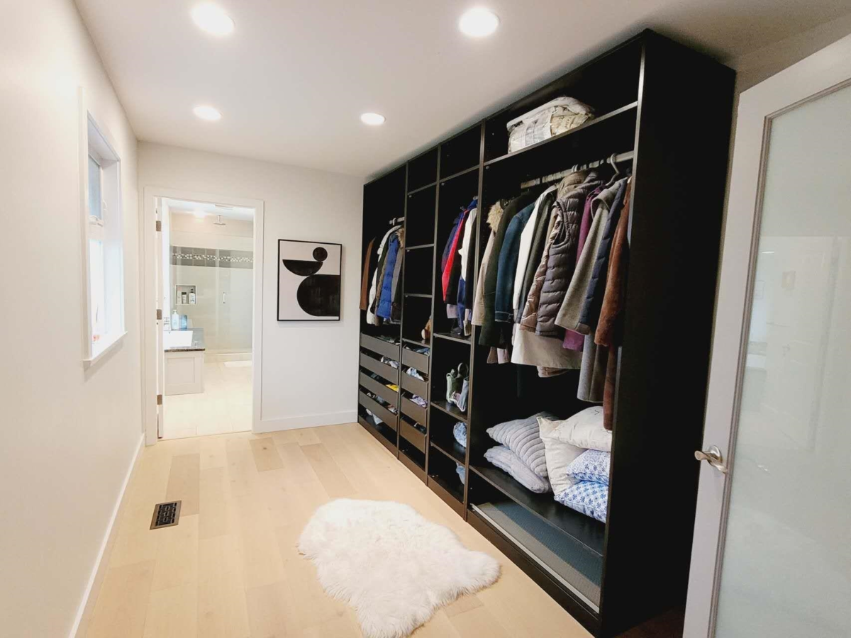 Powder Room Photo of 971 51a Street, Delta, BC