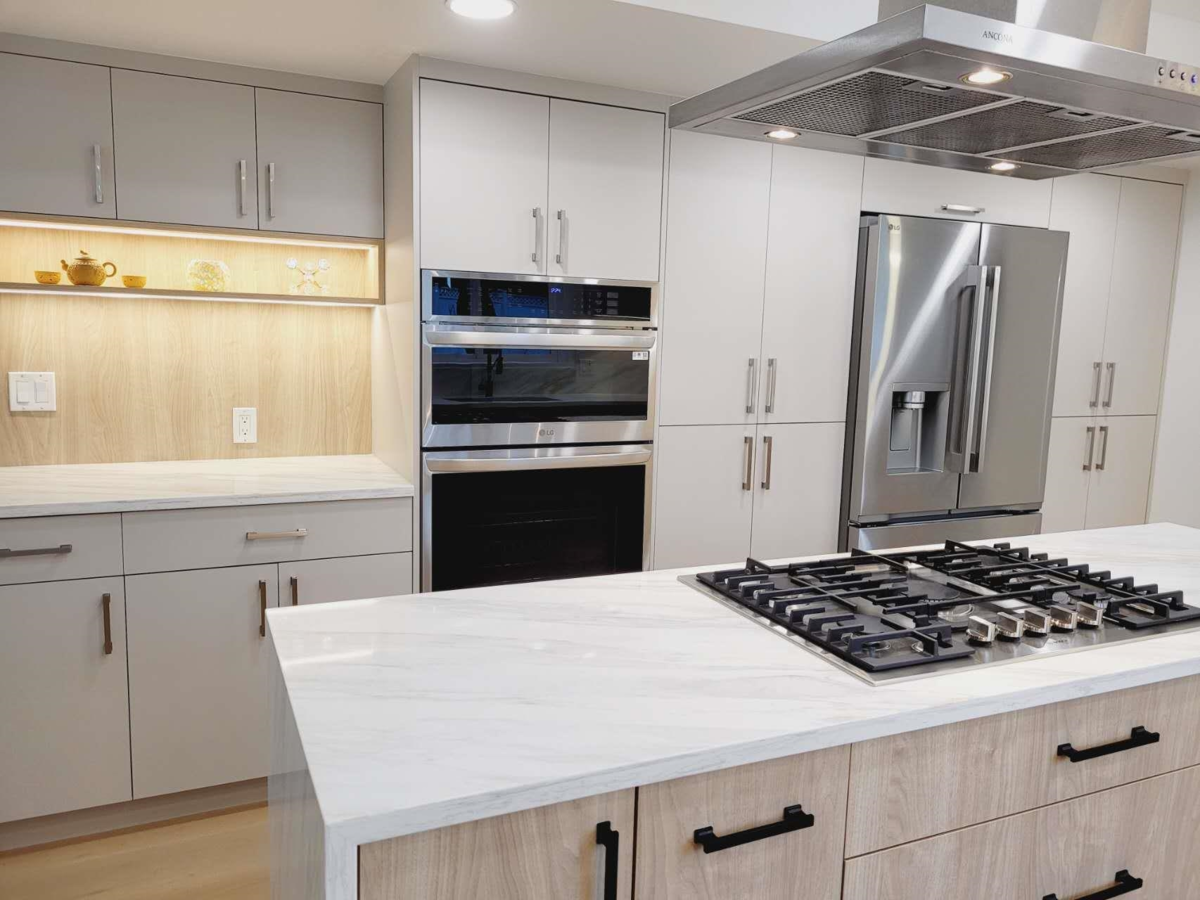 Primary Bathroom Photo of 971 51a Street, Delta, BC