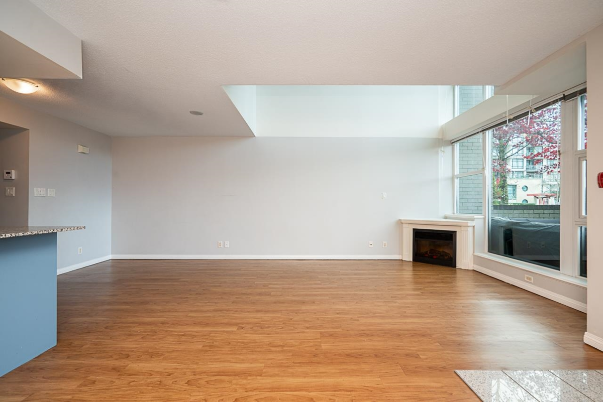 Kitchen Island Photo of TH6 168 E Esplanade Avenue, North Vancouver, BC