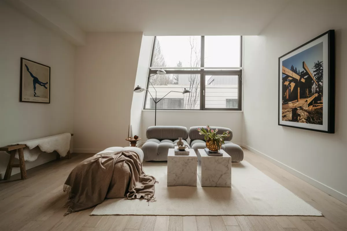 Living Room Photo of 5 6 W 17th Avenue, Vancouver, BC