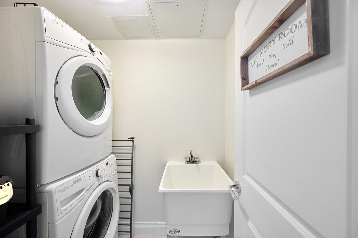 Office / Den Photo of 401 199 Victory Ship Way, North Vancouver, BC