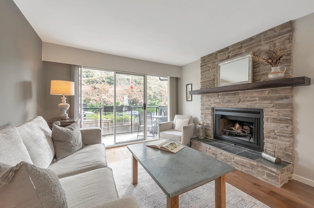 Family Room Photo of 213 230 Mowat Street, New Westminster, BC