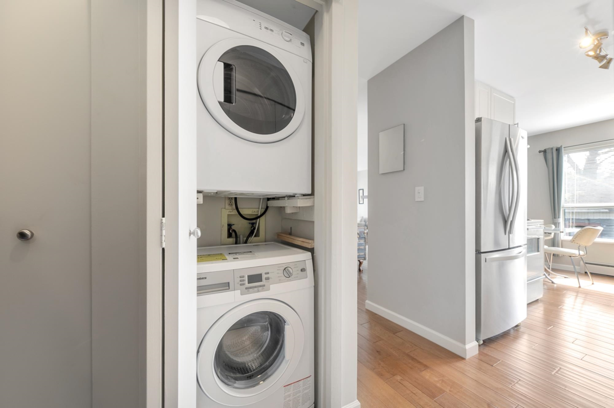 Outdoor Deck Photo of 213 230 Mowat Street, New Westminster, BC