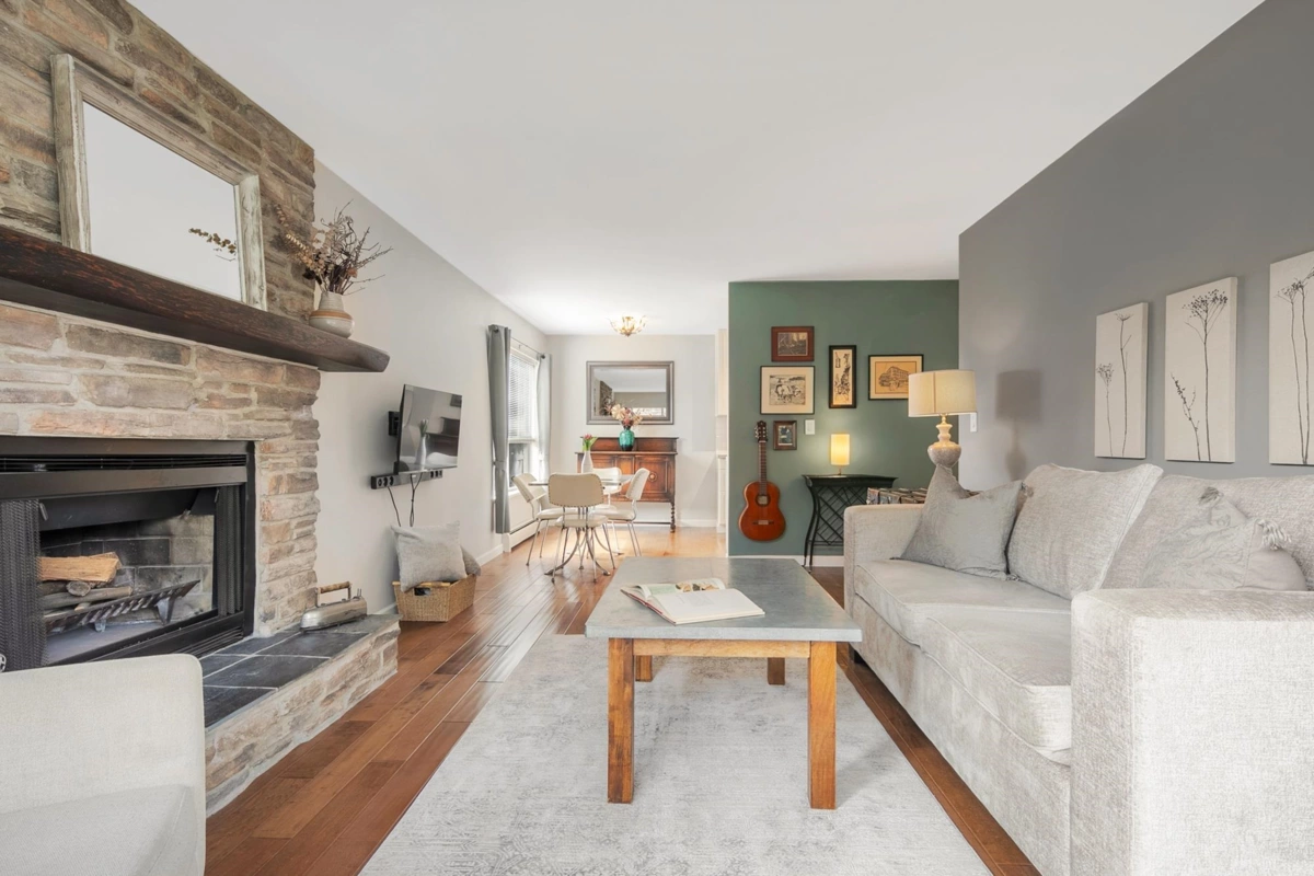 Primary Bathroom Photo of 213 230 Mowat Street, New Westminster, BC