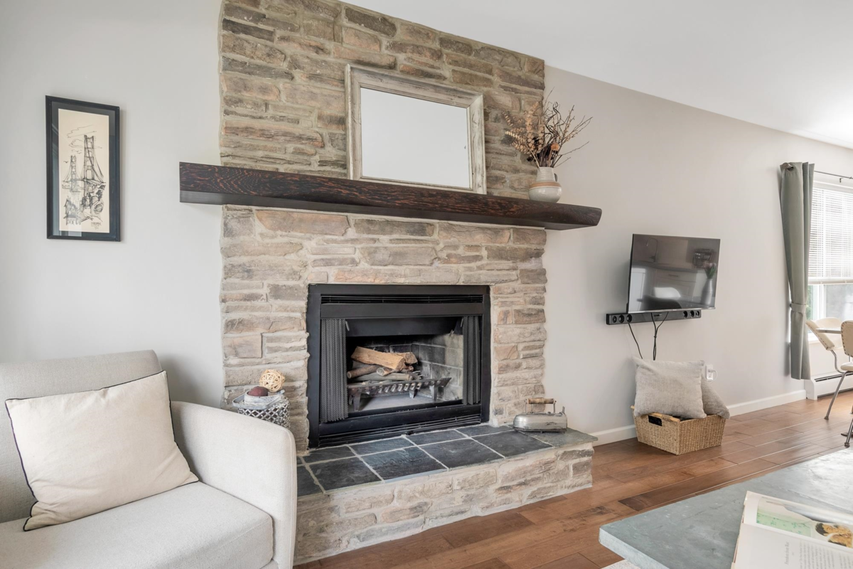 Primary Bedroom Photo of 213 230 Mowat Street, New Westminster, BC