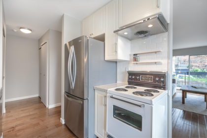 Powder Room Photo of 213 230 Mowat Street, New Westminster, BC
