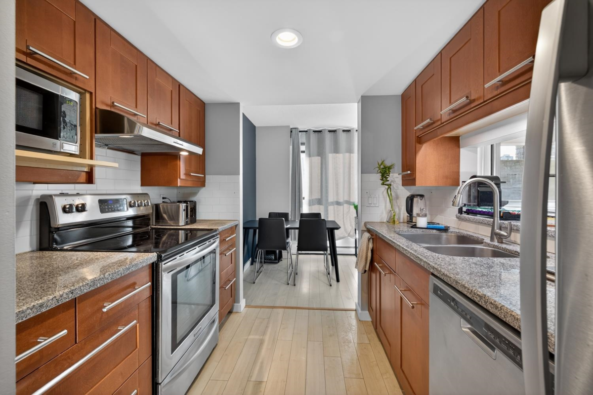 Dining Area Photo of 1201 183 Keefer Place, Vancouver, BC