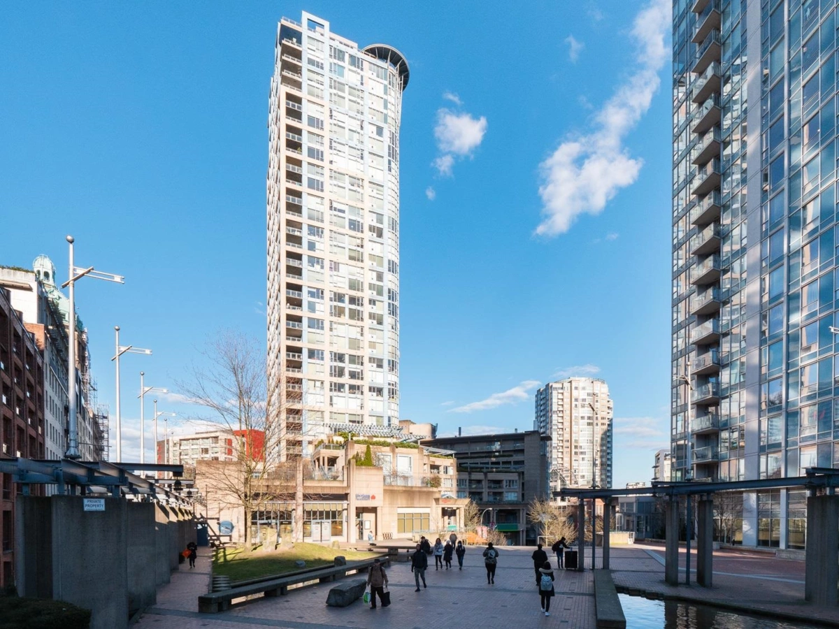 Front Yard Photo of 1201 183 Keefer Place, Vancouver, BC
