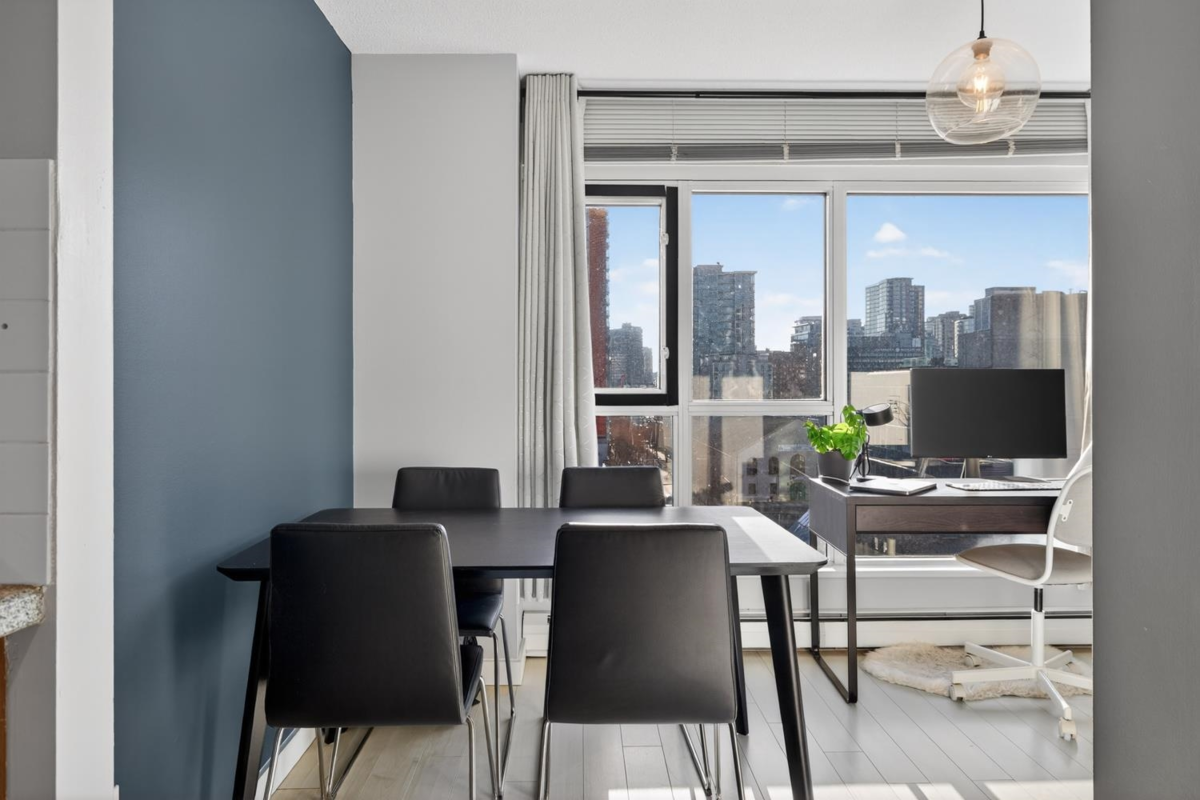 Kitchen Photo of 1201 183 Keefer Place, Vancouver, BC