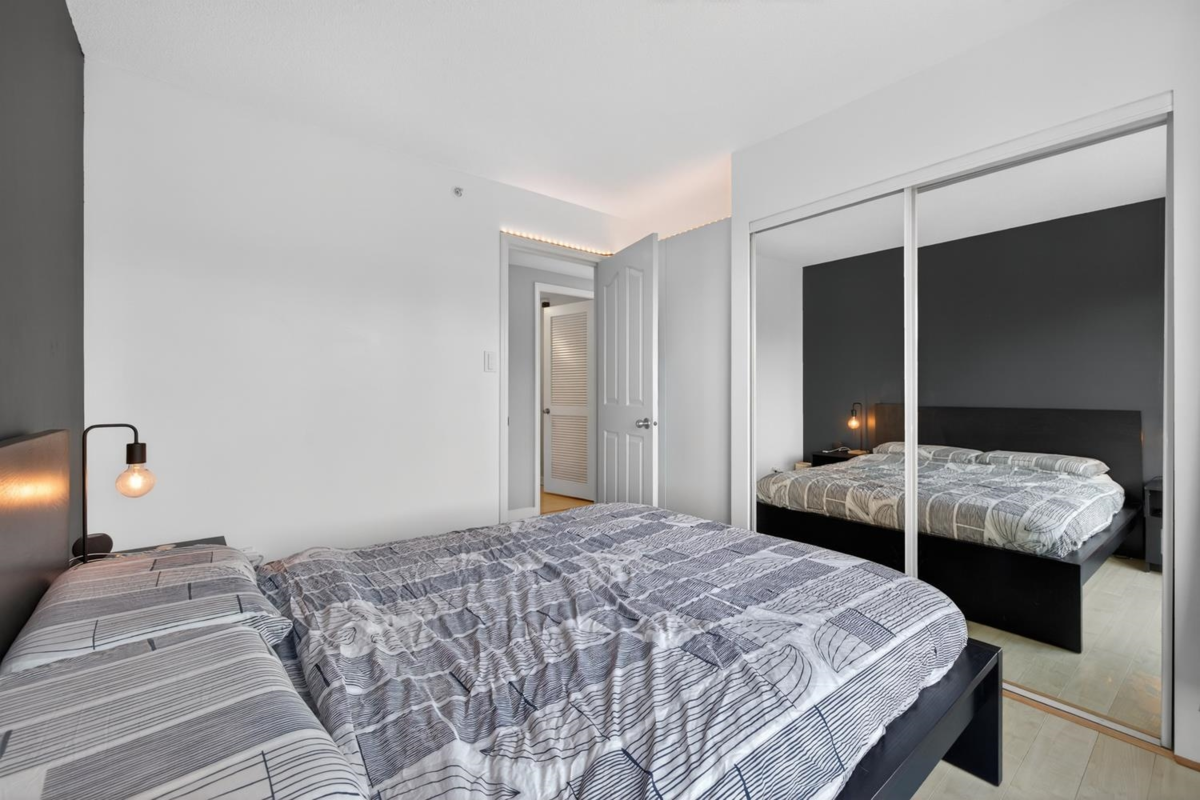 Laundry Room Photo of 1201 183 Keefer Place, Vancouver, BC