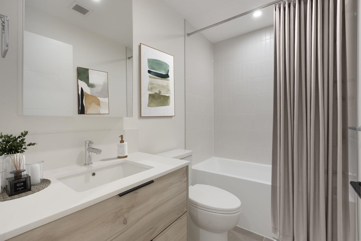 Family Room Photo of 604 30494 Cardinal Avenue, Abbotsford, BC