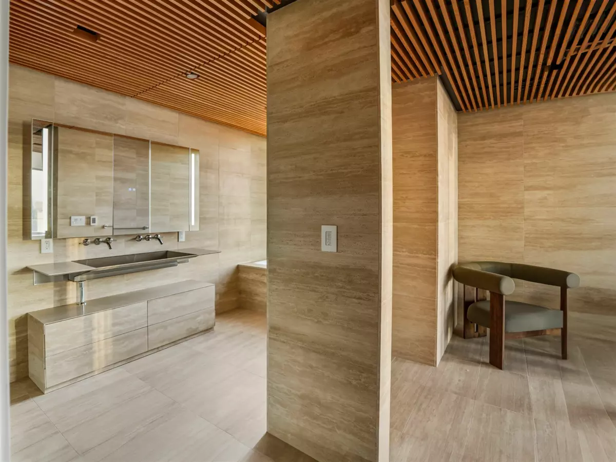 Backyard Photo of 3902 1568 Alberni Street, Vancouver, BC