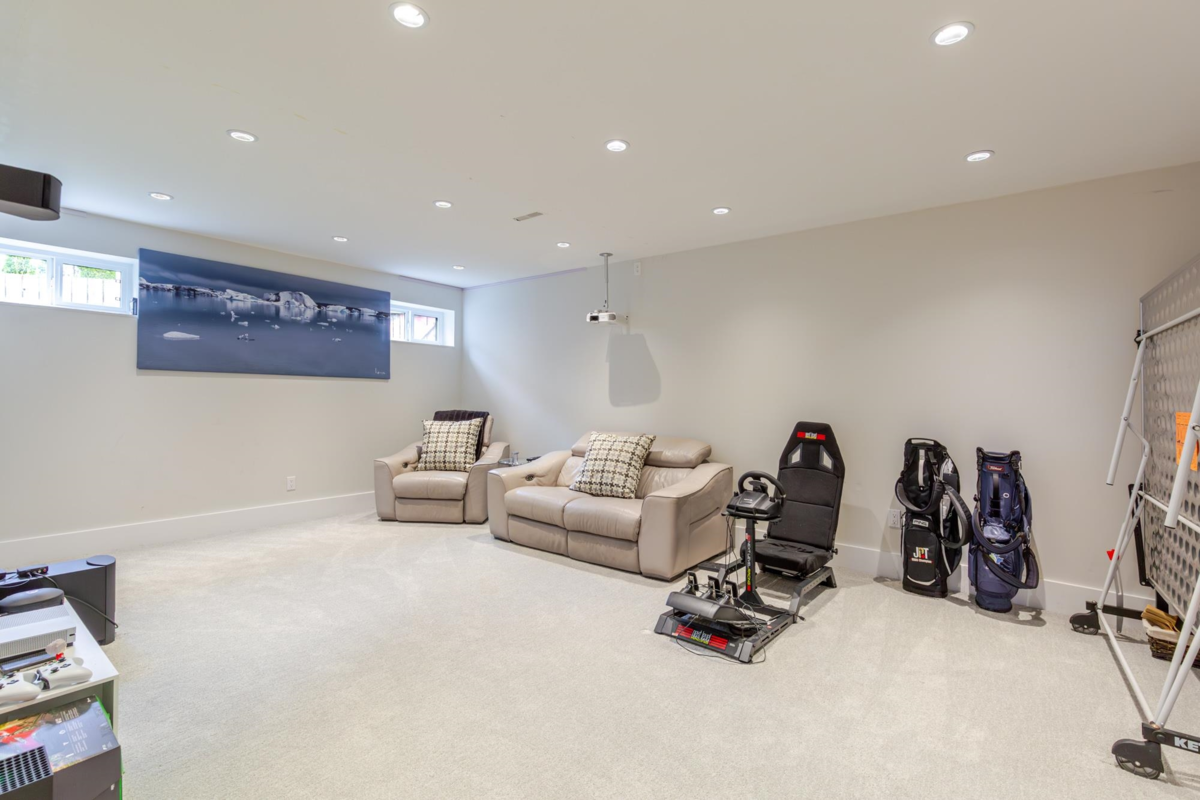 Hot Tub / Spa Photo of 19546 W 115b Avenue, Pitt Meadows, BC