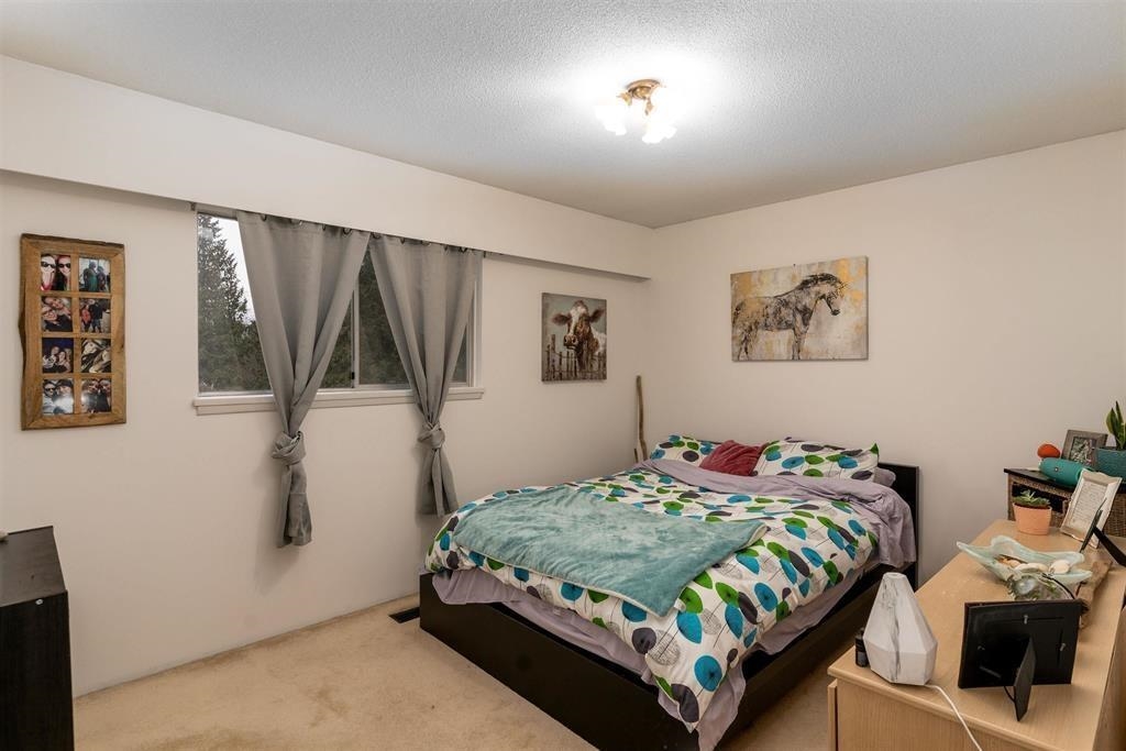 Kitchen Island Photo of 11275 Kendale Way, Delta, BC