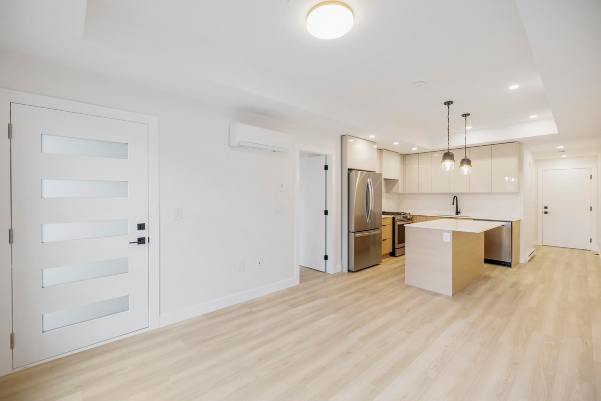 Kitchen Photo of 203 15353 17 Avenue, Surrey, BC