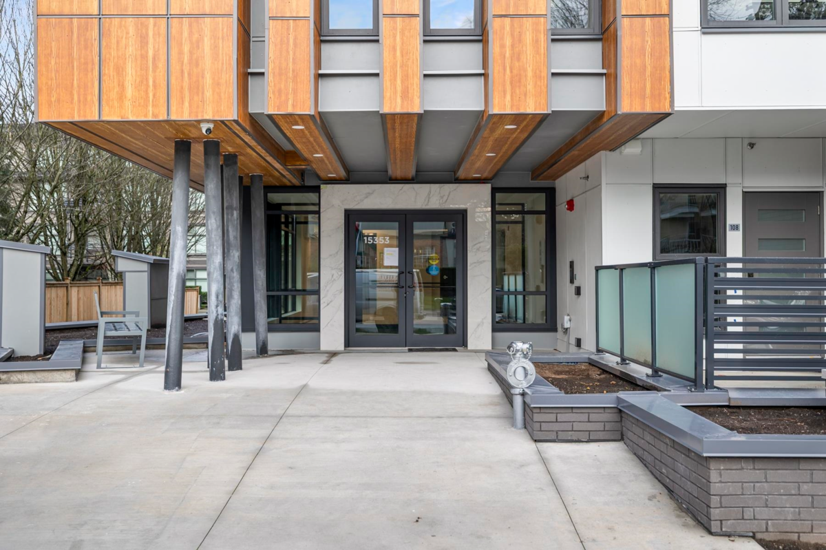 Laundry Room Photo of 203 15353 17 Avenue, Surrey, BC