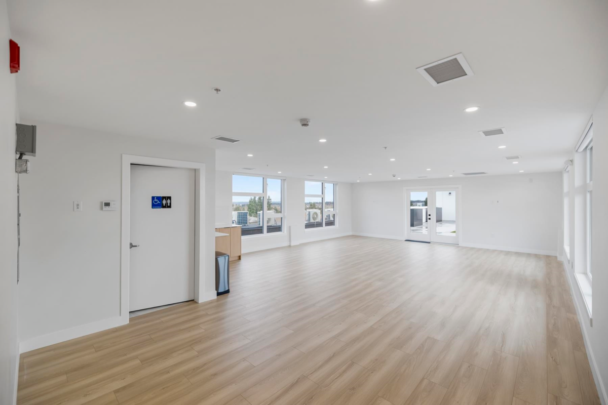 Powder Room Photo of 203 15353 17 Avenue, Surrey, BC