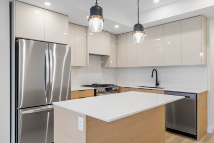 203 15353 17 Avenue, Surrey, BC, King George Corridor — 1 bed apartment/condo for sale