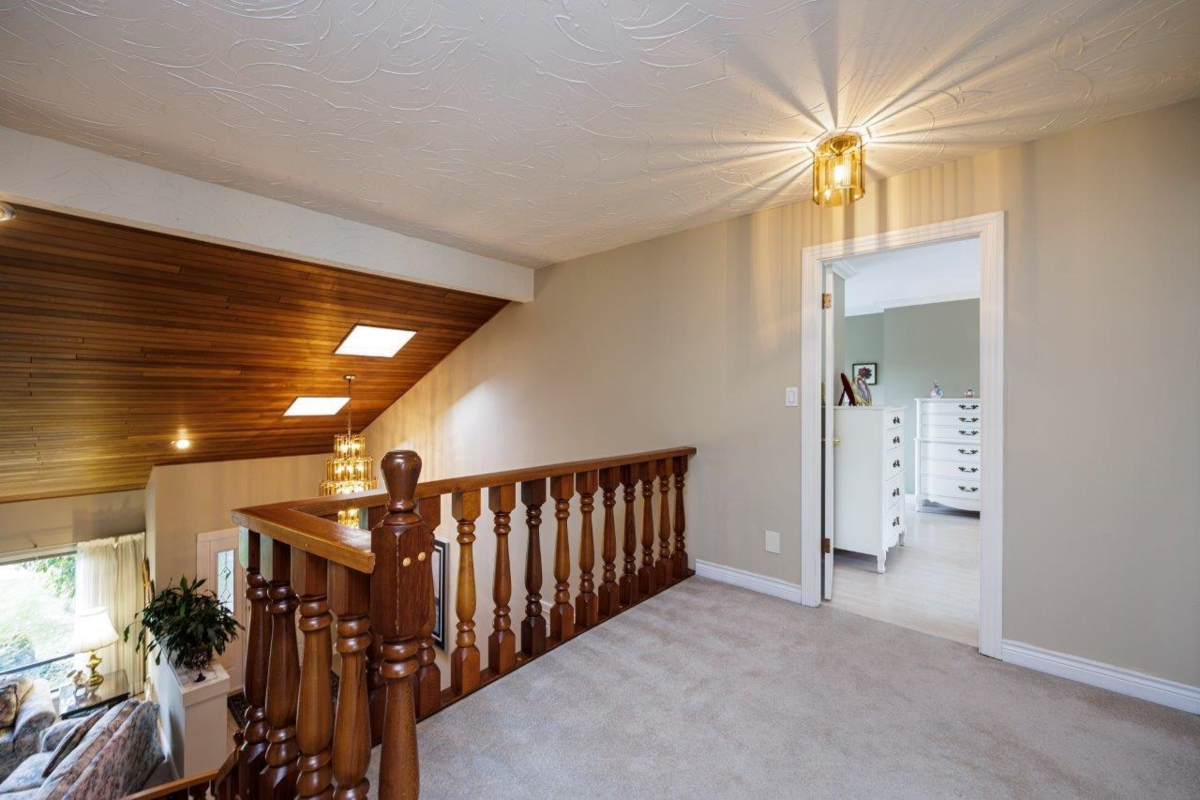 Basement Recreation Room Photo of 6364 Parkview Place, Burnaby, BC