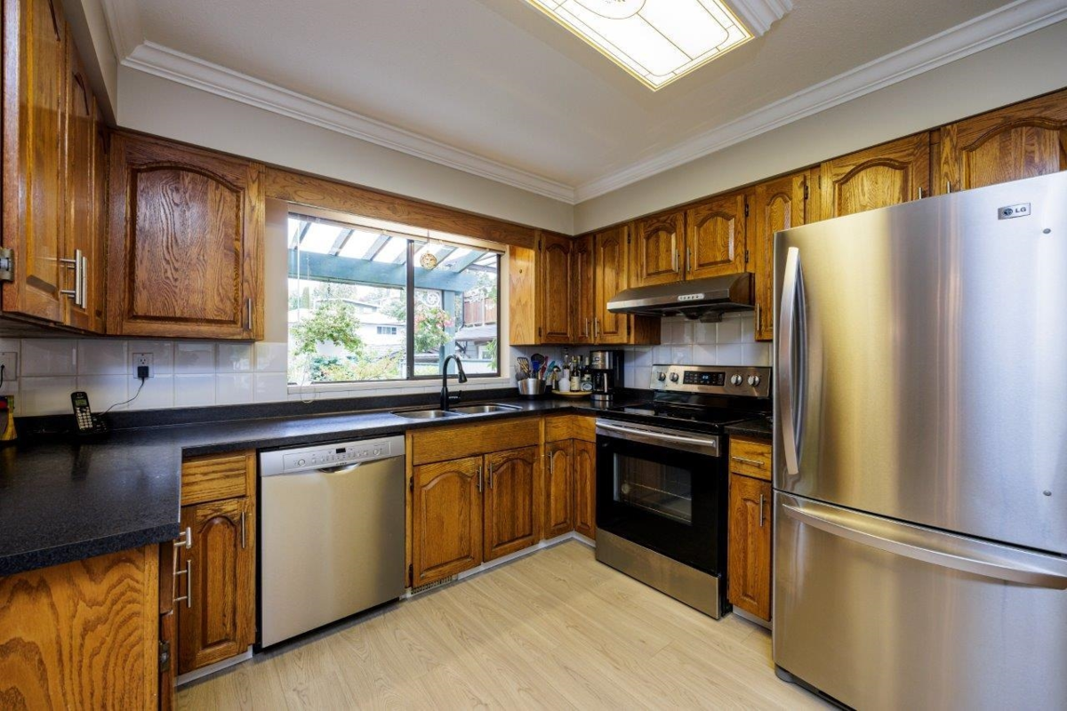 Bedroom 3 Photo of 6364 Parkview Place, Burnaby, BC