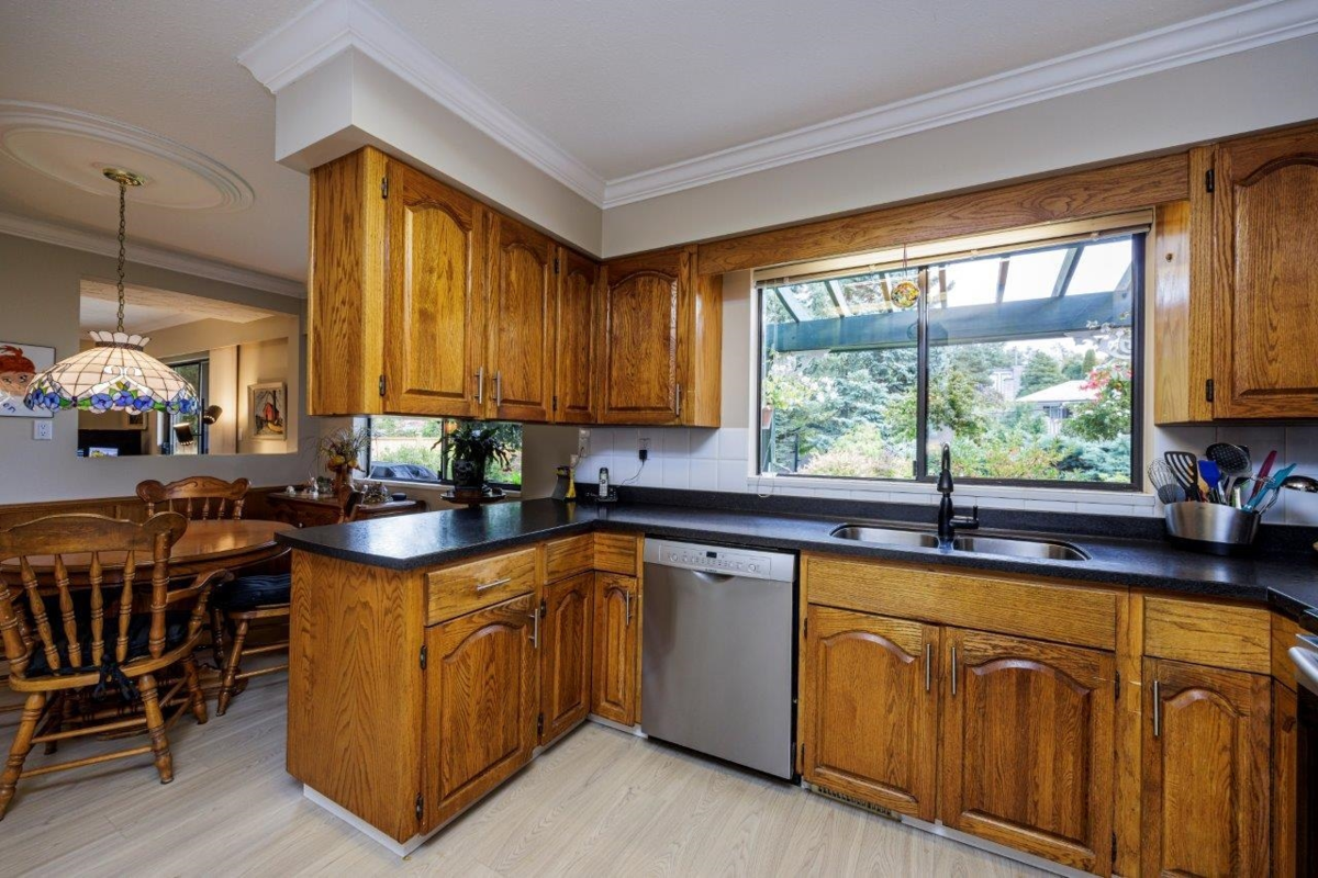 Bedroom 4 Photo of 6364 Parkview Place, Burnaby, BC