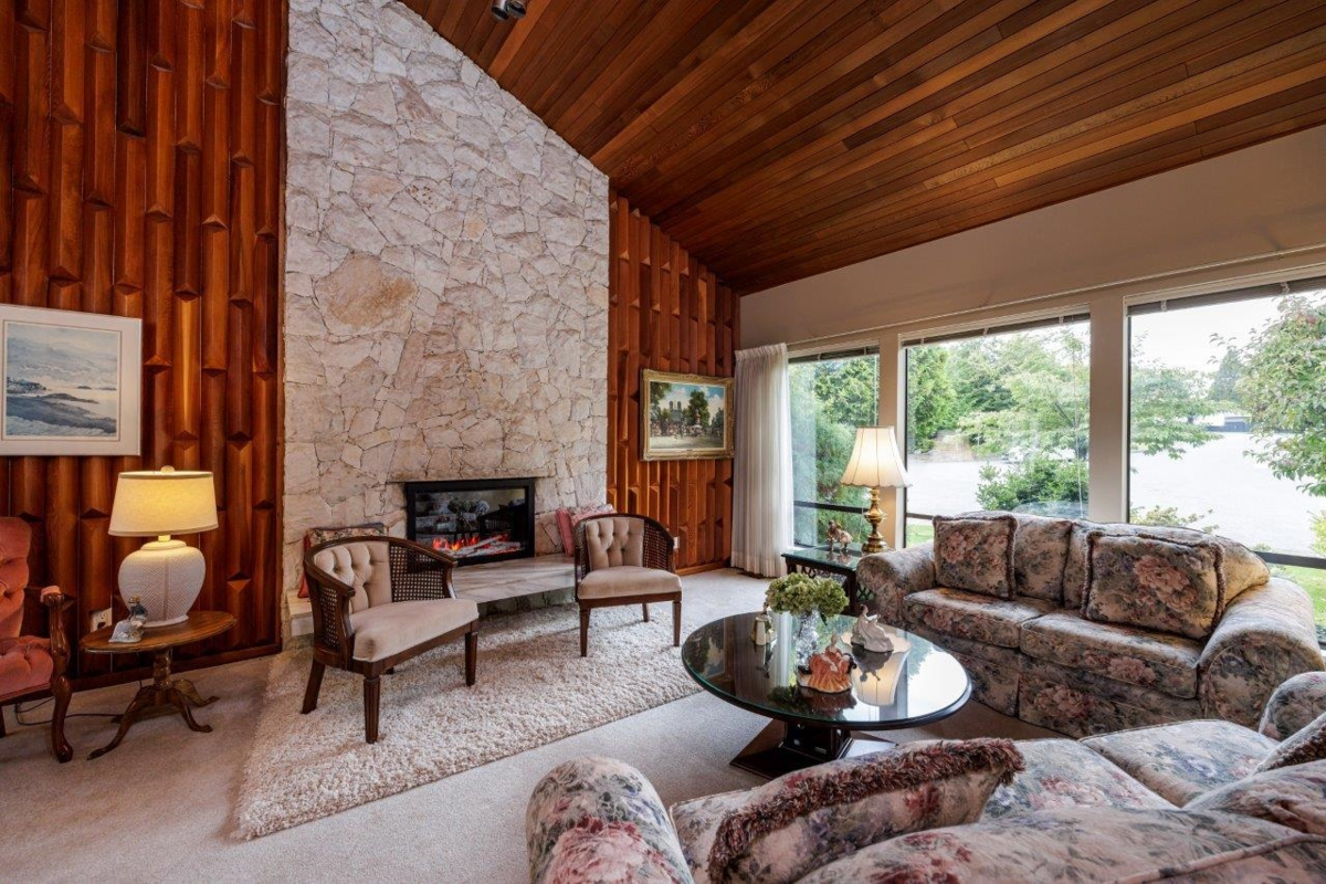 Family Room Photo of 6364 Parkview Place, Burnaby, BC